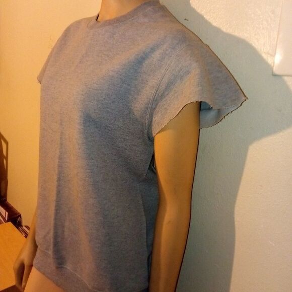 Fruit of the loom sleeveless gray sweat shirt, sma - Picture 2 of 6